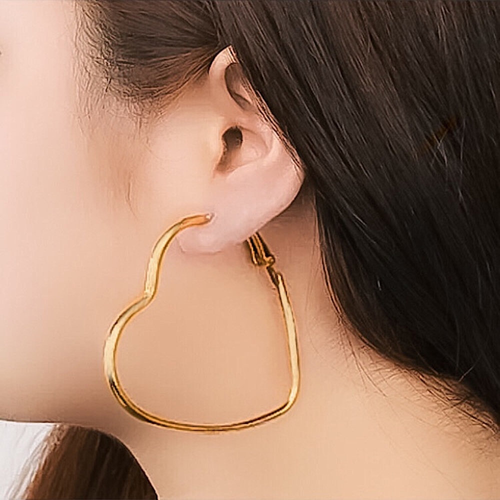 ⚜️[𝟯/$𝟭𝟴]⚜️Big Gold Heart Hoop Earrings NEW - Picture 9 of 9